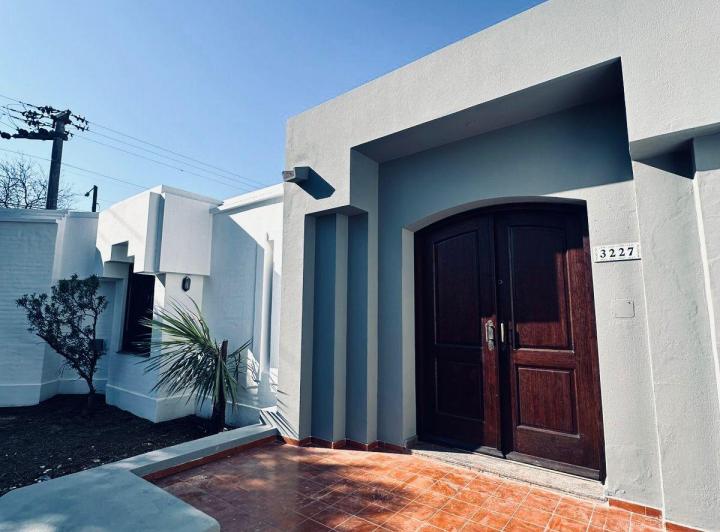 Casa · 345m² · 12 Ambientes · 3 Cocheras