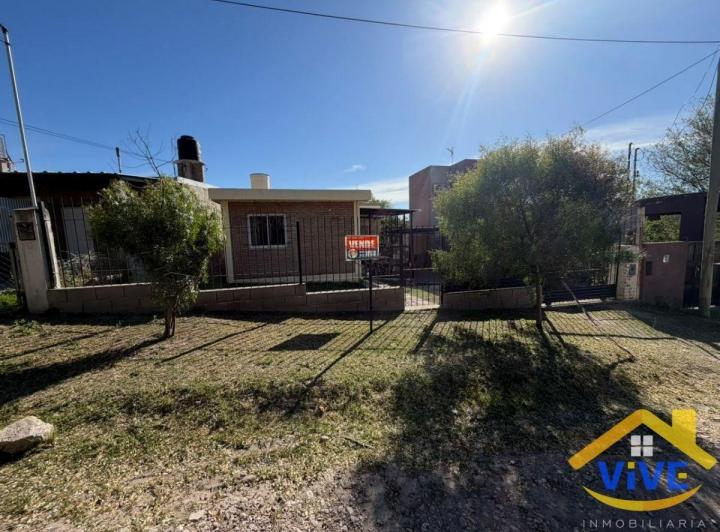 Casa · 55m² · 4 Ambientes · 2 Cocheras