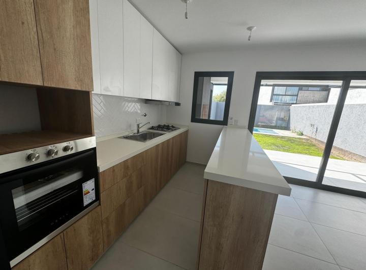 PH · 180m² · 5 Ambientes · 2 Cocheras