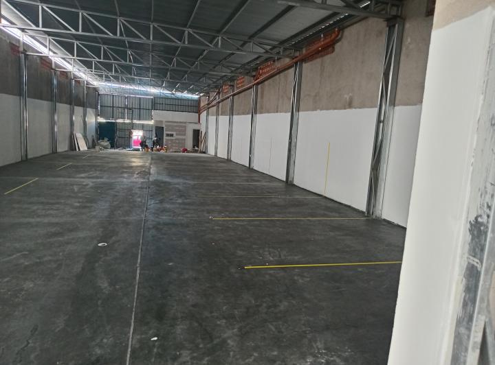 Depósito · 570m²