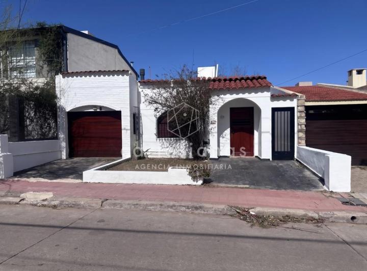 Casa · 157m² · 6 Ambientes · 1 Cochera