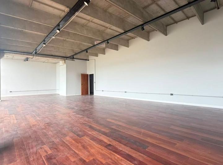 Oficina comercial · 376m²