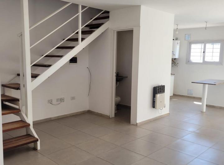 Casa · 80m² · 3 Ambientes · 1 Cochera
