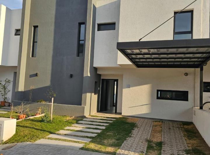 Casa · 120m² · 4 Ambientes · 1 Cochera