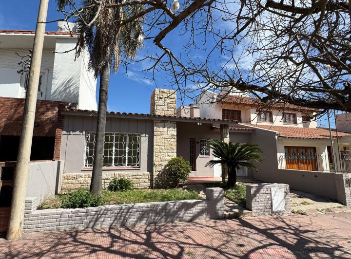 Casa · 190m² · 3 Dormitorios · 1 Cochera
