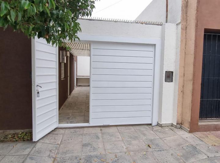 Casa · 6 Ambientes · 1 Cochera