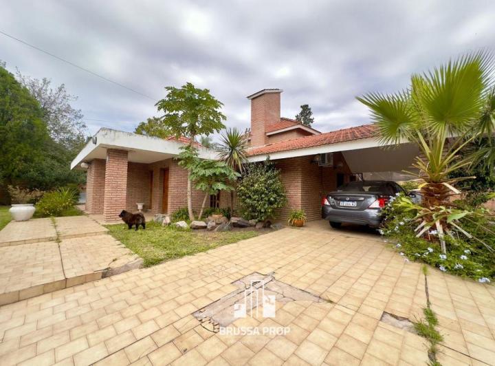 Casa · 646m² · 5 Ambientes · 3 Cocheras