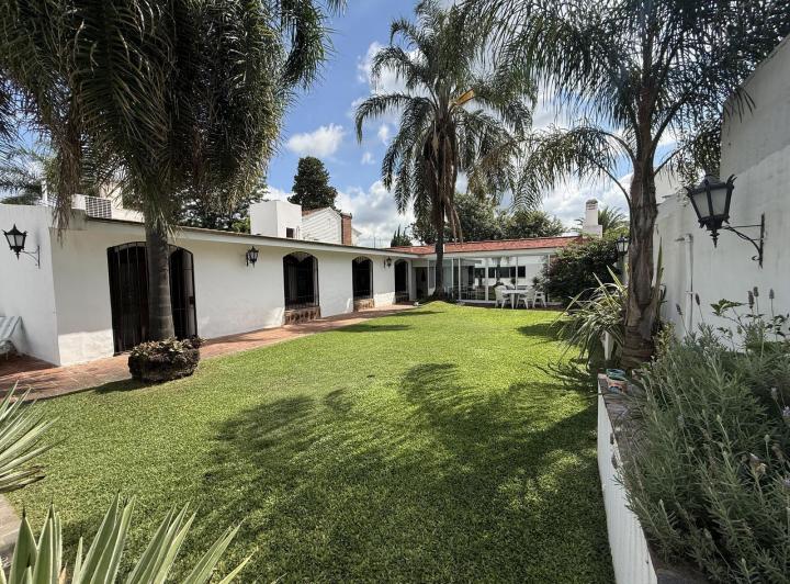 Casa · 483m² · 12 Ambientes · 3 Cocheras