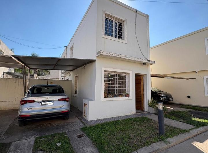 Casa · 76m² · 3 Ambientes · 1 Cochera