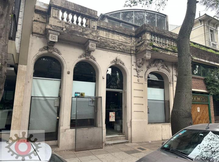 Terreno · 241m² · 5 Ambientes