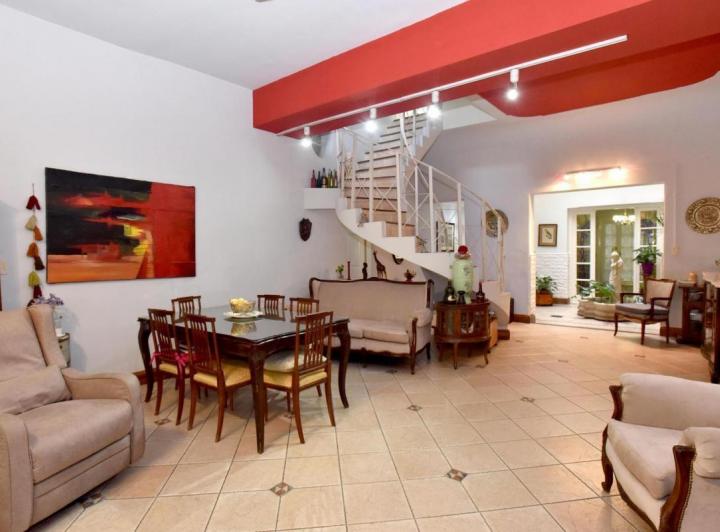 PH · 253m² · 11 Ambientes · 1 Cochera