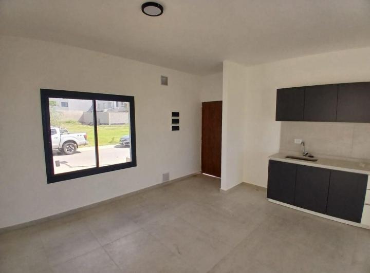 Casa · 75m² · 2 Ambientes · 1 Cochera