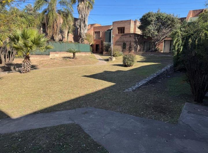 Casa · 100m² · 5 Ambientes · 1 Cochera