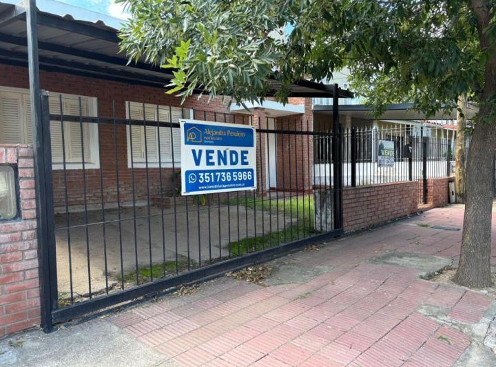 Casa · 130m² · 5 Ambientes · 1 Cochera