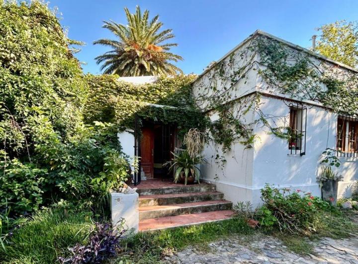 Casa · 260m² · 5 Ambientes · 2 Cocheras