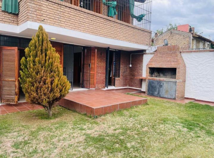 Casa · 120m² · 7 Ambientes · 3 Cocheras