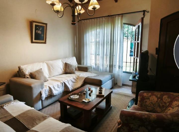 Casa · 223m² · 7 Ambientes · 1 Cochera