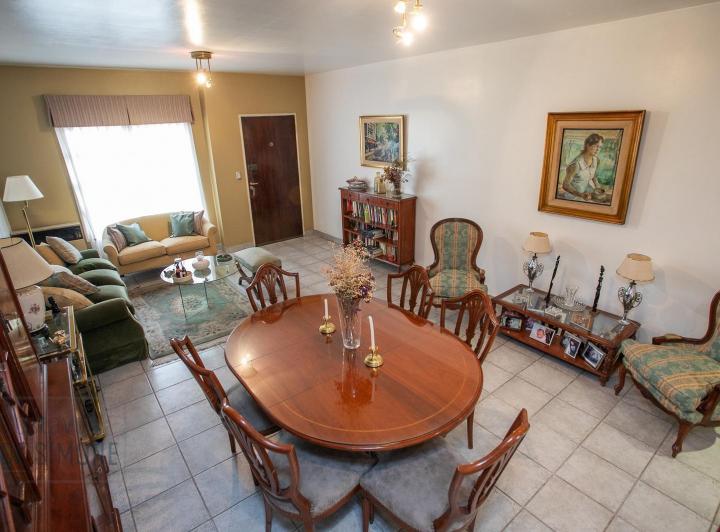 Casa · 121m² · 5 Ambientes · 1 Cochera