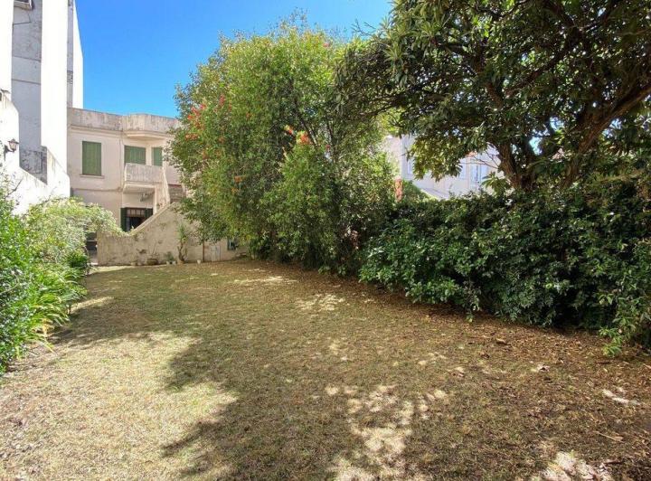 Casa · 180m² · 5 Ambientes · 1 Cochera