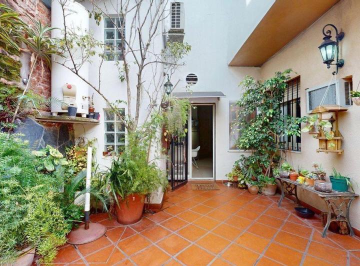 Casa · 235m² · 5 Ambientes · 1 Cochera