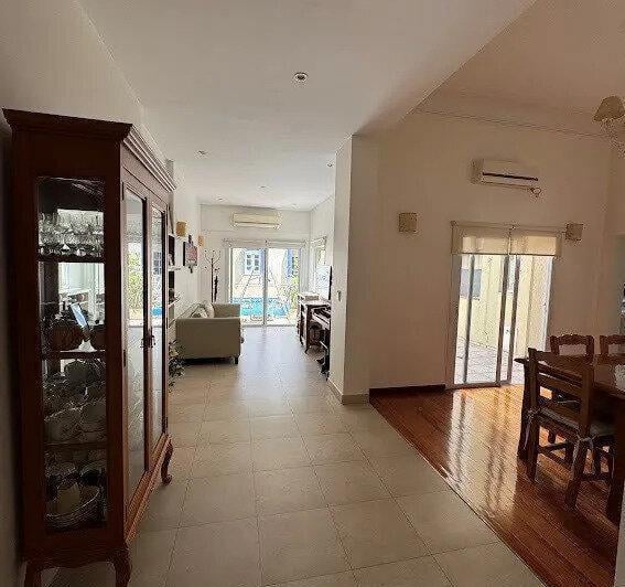 Casa · 233m² · 5 Ambientes · 1 Cochera