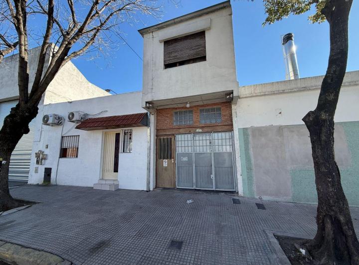 Casa · 450m² · 5 Ambientes · 1 Cochera