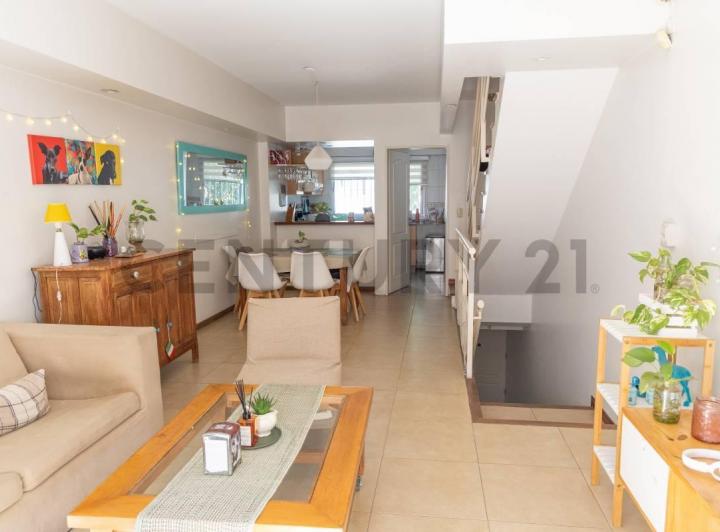 Casa · 129m² · 4 Ambientes · 2 Cocheras