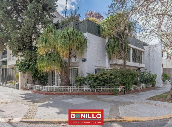 Casa · 150m² · 5 Ambientes · 1 Cochera
