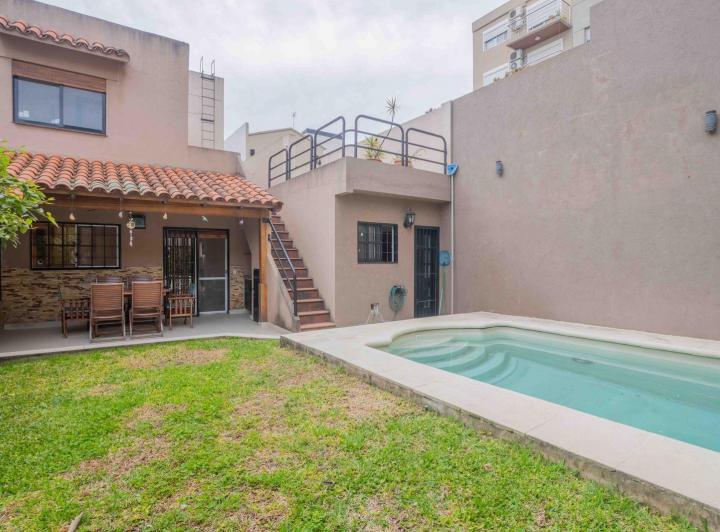 Casa · 282m² · 5 Ambientes · 1 Cochera