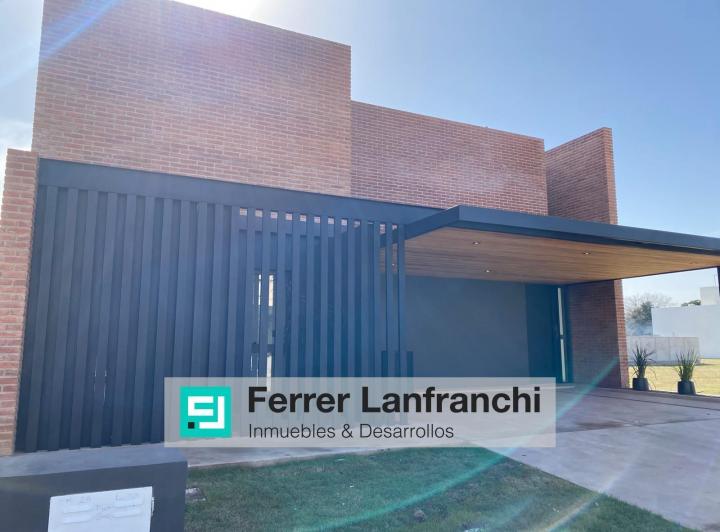 Casa · 259m² · 13 Ambientes · 2 Cocheras