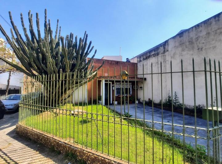 Casa · 198m² · 5 Ambientes · 2 Cocheras
