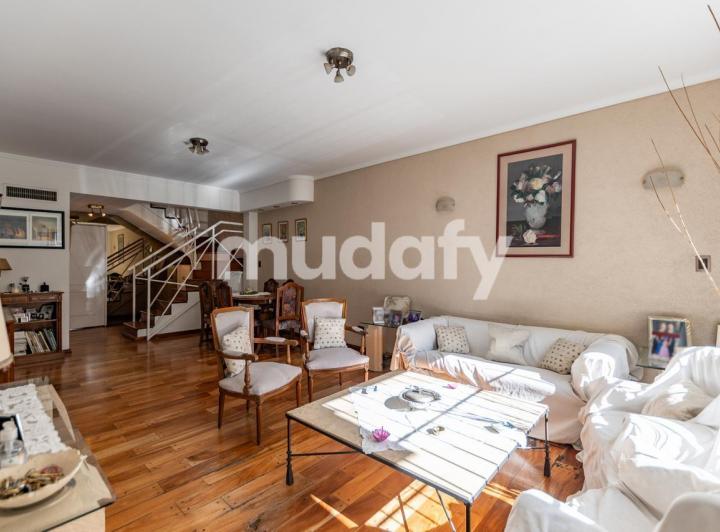Casa · 136m² · 5 Ambientes · 1 Cochera