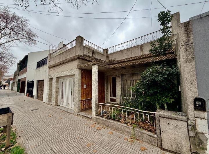 Casa · 232m² · 4 Ambientes · 1 Cochera