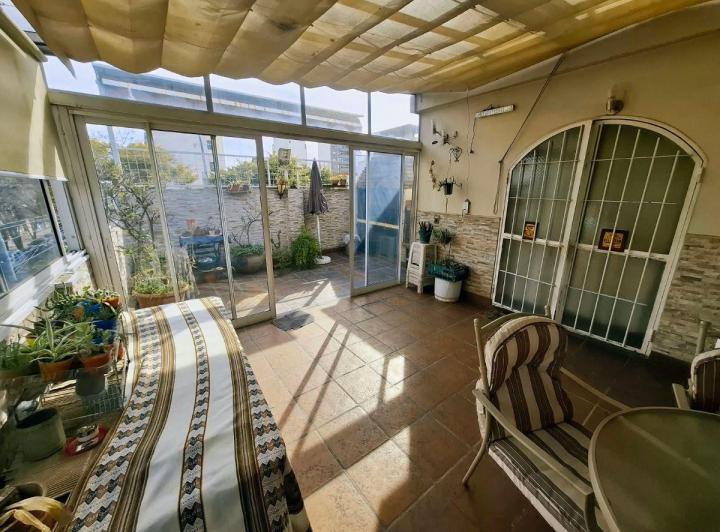 Casa · 174m² · 6 Ambientes · 1 Cochera