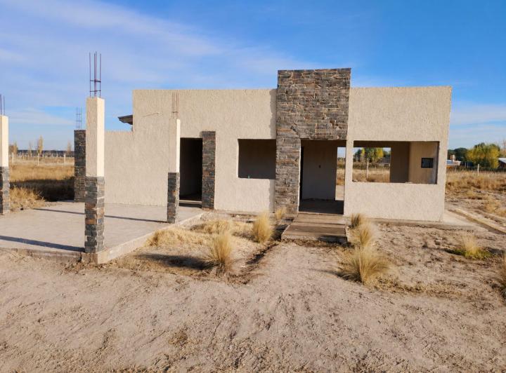Casa · 135m² · 4 Ambientes · 2 Cocheras