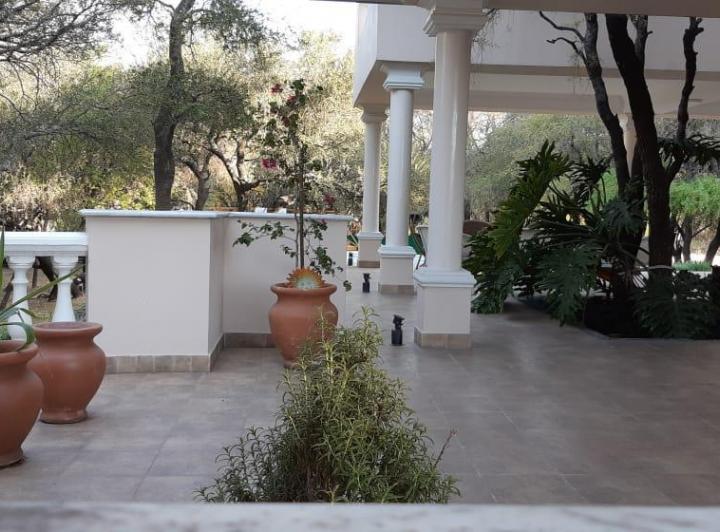 Casa · 700m² · 4 Dormitorios