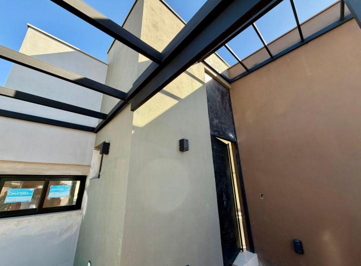 Casa · 160m² · 9 Ambientes · 1 Cochera