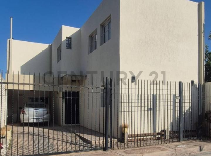 Casa · 160m² · 3 Dormitorios · 1 Cochera