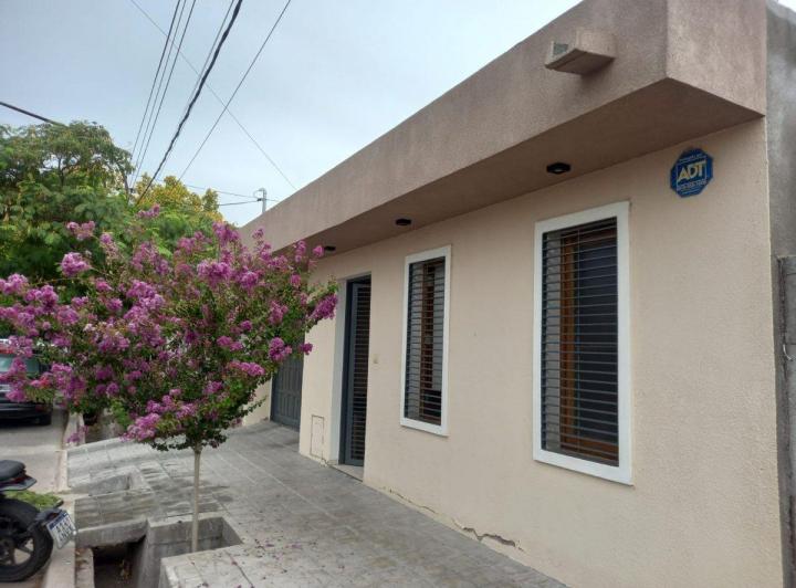 Casa · 148m² · 4 Ambientes · 2 Cocheras