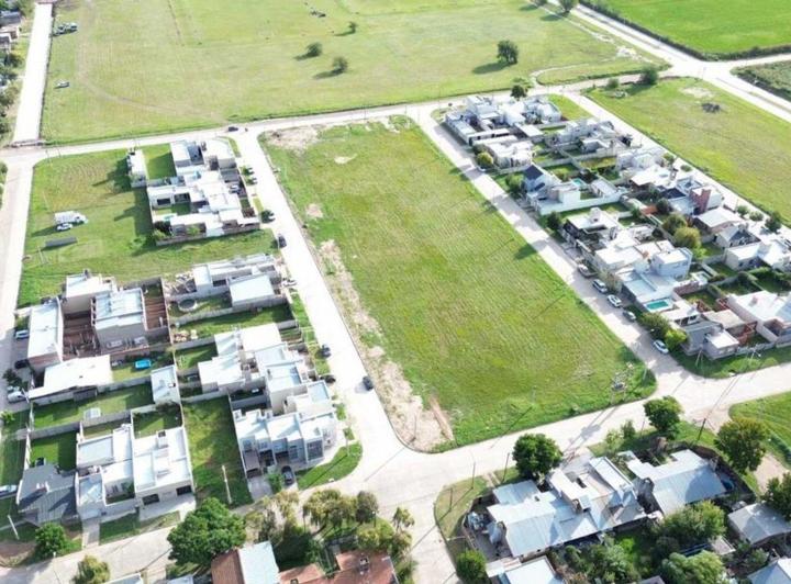 Terreno · 275m²