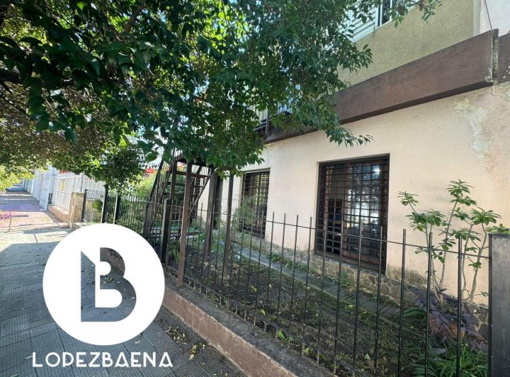 Casa · 223m² · 7 Ambientes · 2 Cocheras