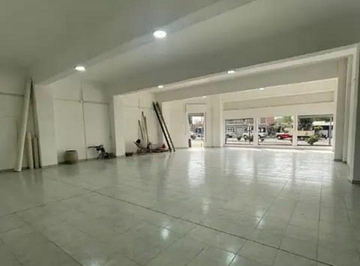 Local comercial · 254m²
