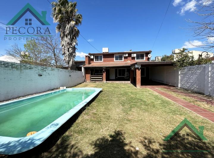 Casa · 120m² · 4 Ambientes · 2 Cocheras