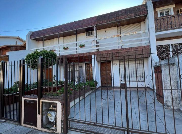Casa · 100m² · 3 Ambientes · 1 Cochera