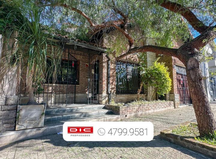 Casa · 190m² · 4 Ambientes · 1 Cochera