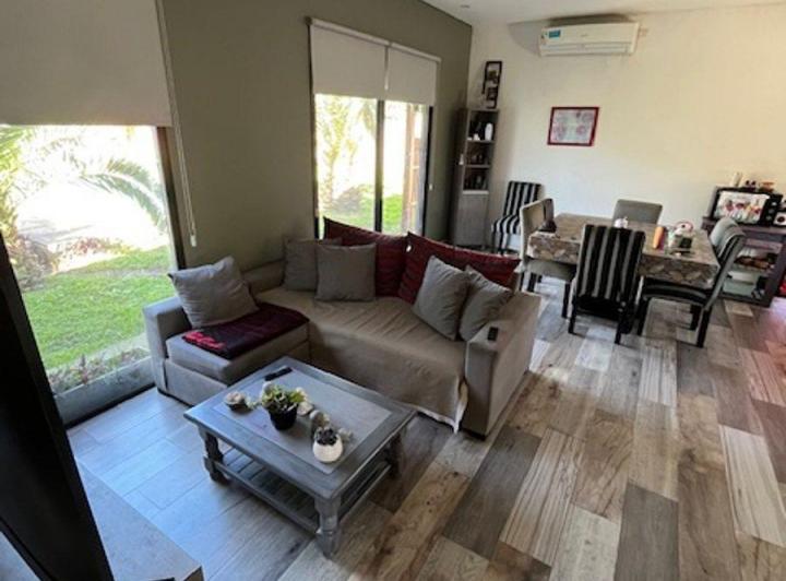 Casa · 156m² · 4 Ambientes · 2 Cocheras