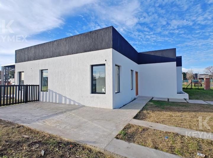 Casa · 145m² · 4 Ambientes · 2 Cocheras