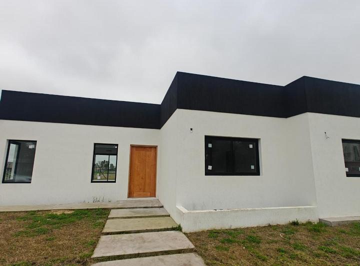 Casa · 150m² · 4 Ambientes · 4 Cocheras
