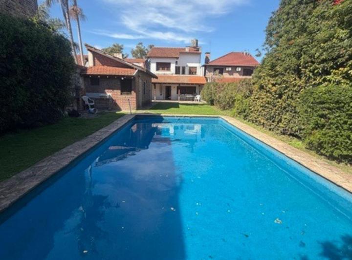 Casa · 230m² · 4 Ambientes · 3 Cocheras