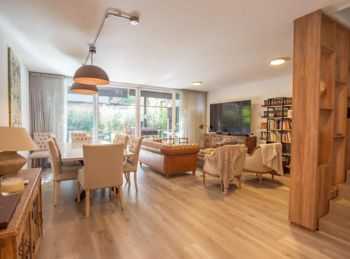 Casa · 200m² · 6 Ambientes